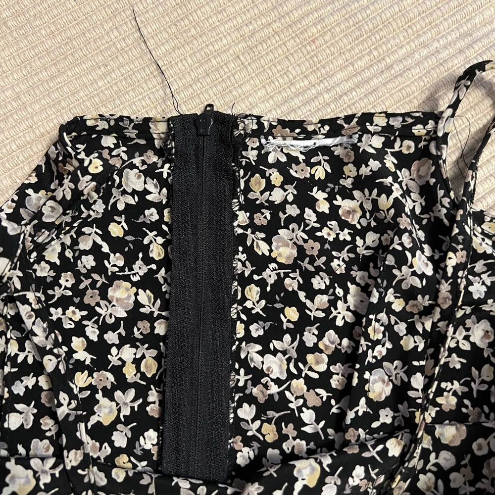 Dress - Picture 3 of 3